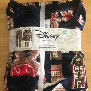 NWT DISNEY GINGERBREAD SLEEPWEAR SET SIZE XL